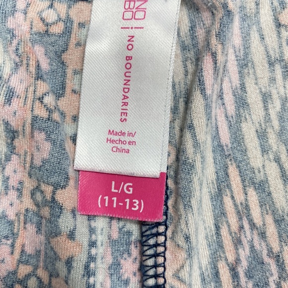 RELISTED Patterned Bell Bottom Stretchy Pants - Picture 5 of 9